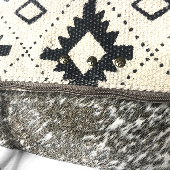 LAST ONE! Gorgeous Genuine Leather Cowhide Aztec Canvas Foldover Purse/Clutch - Picture 3 of 7